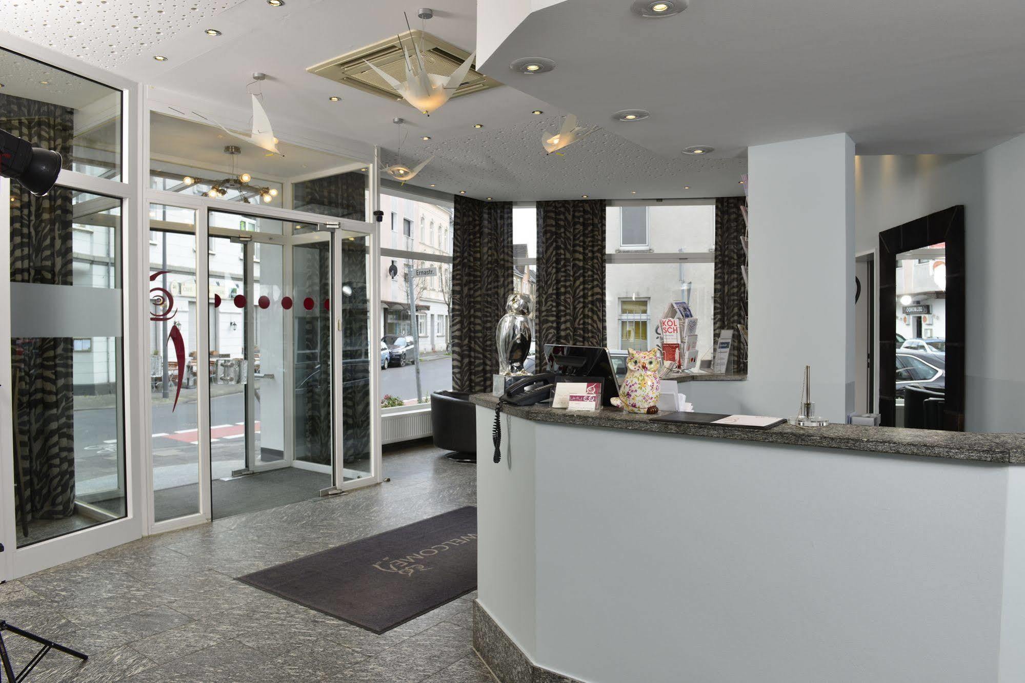 Hotel Uhu Garni Cologne Exterior photo